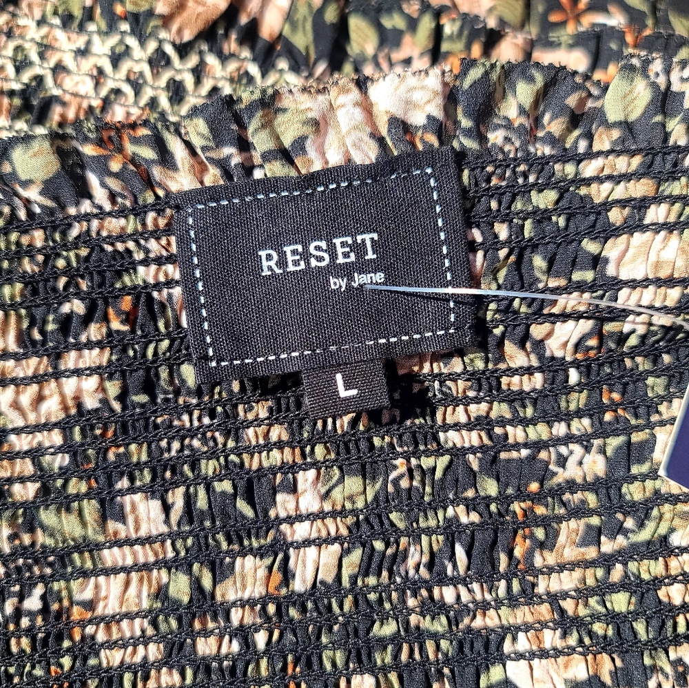 NWT Reset by Jane floral smocked tie dress - Picture 8 of 10